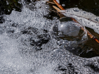 Remous et reflets
