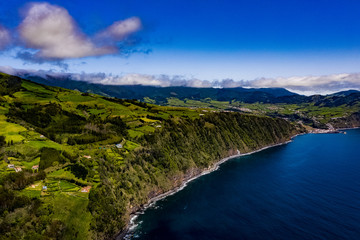 Fototapeta na wymiar Sao Miguel - Die Azoren aus der Luft mit der Drohne. Meer, Strand, Küste und Landschaften aus der Luft