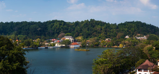 Panoramic view of Kandy lake and temple in Sri Lanka