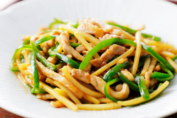 チンジャオロース　青椒肉絲　Chinese stir-fry containing green peppers and meat