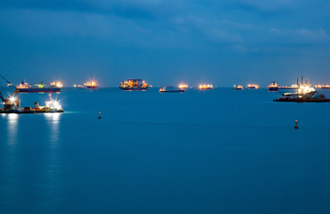Obraz premium cargo ships at night