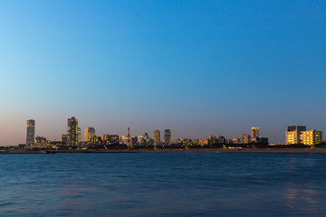 桟橋,海辺,海水,海岸,山,富士山,景観,景色,夕暮れ,ブルーモーメント,オレンジ,ブルー,青,空,快晴,風景,自然,青空,海,雲,晴れ,日本,砂浜,夕方,観光,旅行,波,背景,青色,夕焼け,屋外,夜景,夕日,マジックアワー,ビーチ,コピースペース,富士,夕景,日本の,千葉,散歩,釣り,日本海,日暮れ,黄昏,希望,期待,未来,将来,思い出