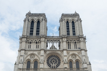Fototapeta premium The original Notre Dame on a beautiful Paris day