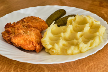 Schnitzel with mashed potatoes