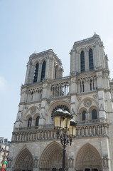 Fototapeta na wymiar The original Notre Dame on a beautiful Paris day