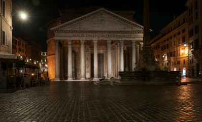 Fototapeta na wymiar View of Pantheon in Rome