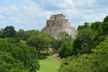 Fototapeta na wymiar Zone Archéologique Uxmal Yucatan Mexique