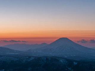 夕焼け 山 冬