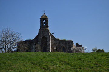 Fototapeta na wymiar old stone church