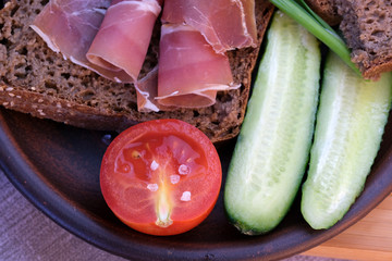 Sandwich with dried red meat