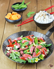 beef with mangetout and sesame seeds