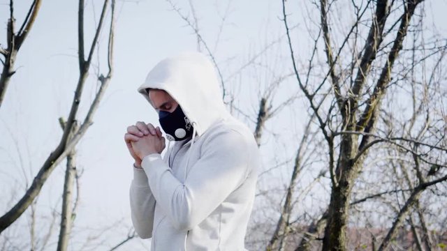 Winter modell in Sub-Zero mask