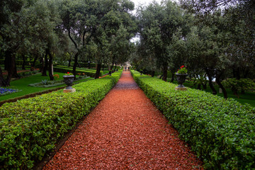 Obraz premium Beautiful view of Bahai Gardens during a cloudy day. Taken in Haifa, Israel.