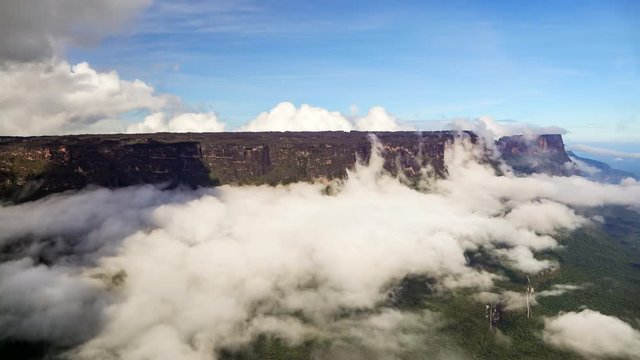 ギアナ高地のロライマ山 雲海タイムラプス