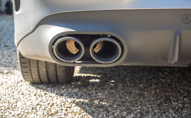 Auspuff eines Sportwagen
