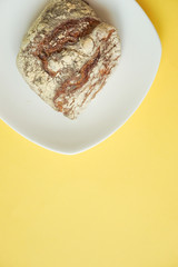 Bread on the table. rustic bread. French bread. テーブルの上のパン。リュスティック、フランスパン。