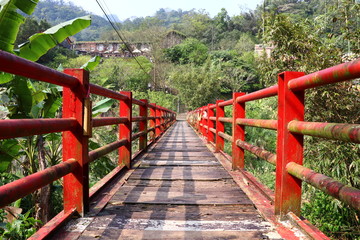 Fototapeta na wymiar red bridge