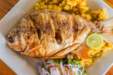 Pescado a la parrilla