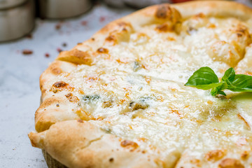 Pizza Quattro formaggi