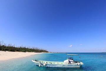 Naklejka na ściany i meble 沖縄の美しい海と空