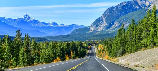 Crédence de cuisine en verre imprimé Canada The road 93 beautiful "Icefield Parkway" in Autumn Jasper National park,Canada