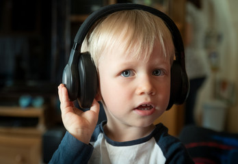 Kopfhörer Musikerlebnis des Kleinkindes