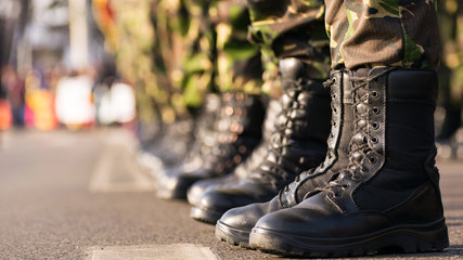 Army boots close up - obrazy, fototapety, plakaty
