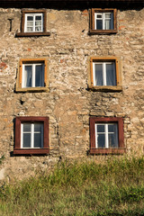 Fototapeta na wymiar windows in city wall, Bad Wimpfen, Germany