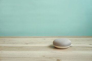 AI speaker on the table. テーブルの上のAIスピーカー