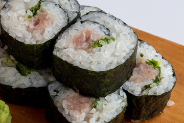 日本料理の寿司の人気なネギトロ巻き居酒屋寿司屋