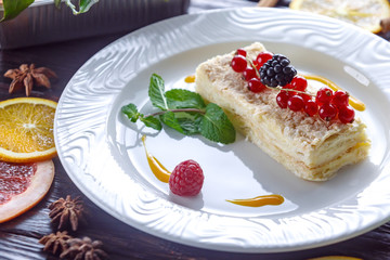 Sugar free puff cake with berries.