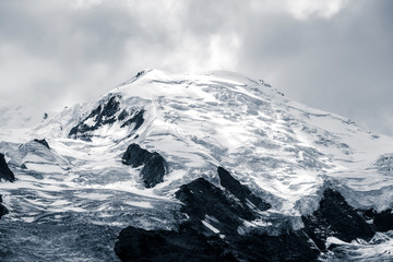 Dôme du Goûter dans la chaine des alpes françaises