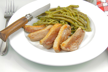 magret de canard et haricots verts