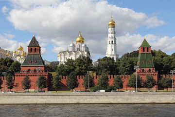 Fototapeta na wymiar The towers of the Moscow Kremlin and the temples of the Moscow Kremlin