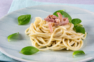 Spaghetti with carbonara sauce