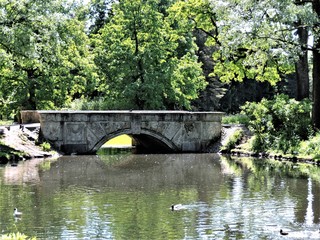 Fototapeta premium old stone bridge