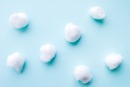 Cotton balls hi-res stock photography and images - Page 3 - Alamy