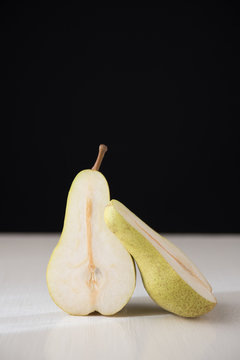Birne Birnen Obst Fr&uuml;chte Gr&uuml;n Gelb Frisch Gesund Vitamine Bio Somer Fr&uuml;hling Saisonal Ern&auml;hrung Vegetarisch Vegan Lecker Knackig Saftig