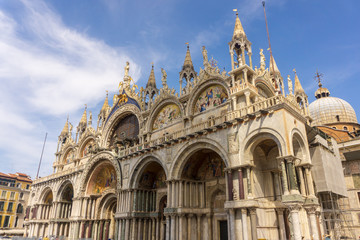 Fototapeta na wymiar Venice, Italy - August/ 27/ 2018 - Basilica of Saint Mark