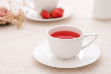 Obraz na płótnie Canvas strawberry fruit tea 