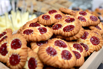 shortbread with jam