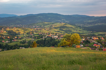 Fototapeta na wymiar View from Ochodzita peak in Beskid Slaski, Koniakow, Poland