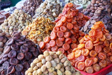  Dried apricots of different varieties in the market.