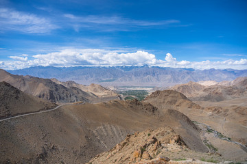 Naklejka premium Road in mountains Himalayas Leh Ladakh