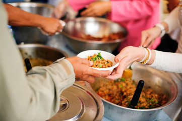 Social Problems of Poverty Helped by Feeding : Volunteer to Feed the Hungry in Society: The Concept of Donating Food to the Poor in Society