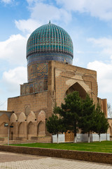 Fototapeta na wymiar Amazing oriental architecture of the ancient city of Samarkand, Uzbekistan