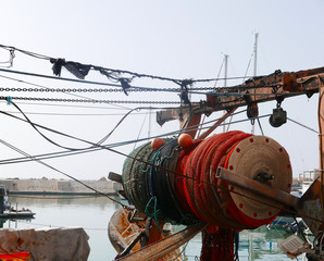 strumenti per arrotolare le reti dei pescatori