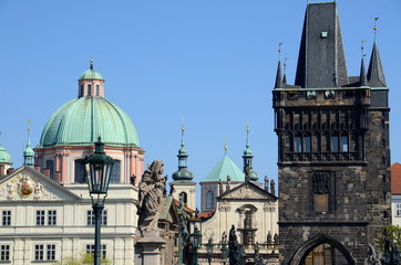 Obraz premium Old town side of the Charles Bridge in Prague
