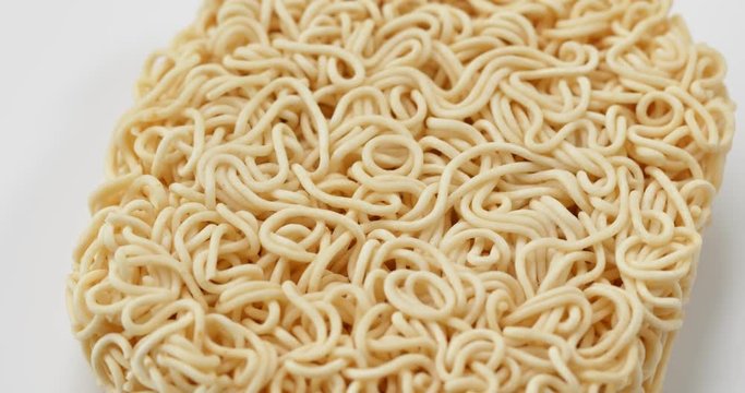 Dry instant noodles