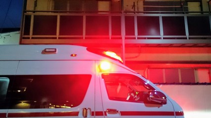 救急車 © apoptosis